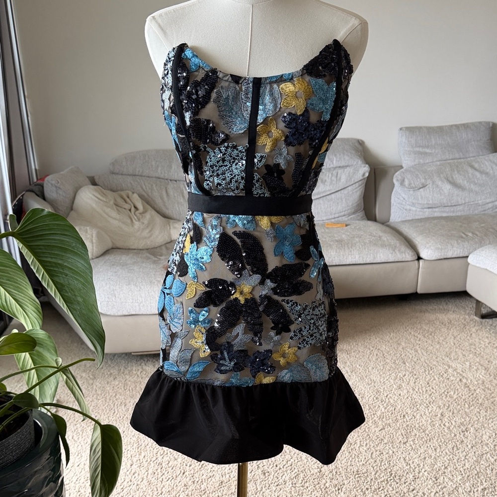Chic Black cocktail Dress with Floral Embroidery & sequins